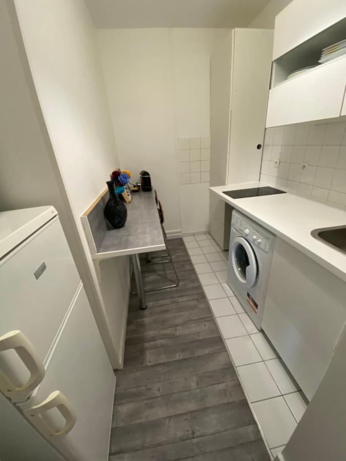 Studio Courbevoie Paris Extérieur photo